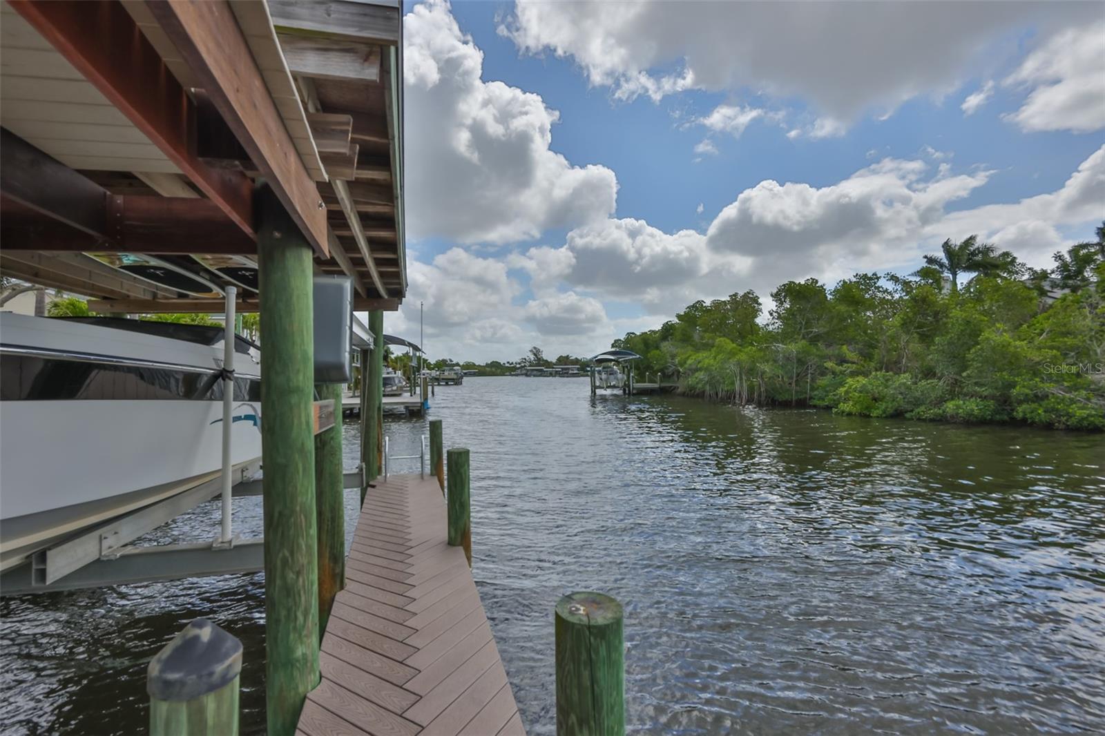 REPLAT OF BONAIRE BAYOU - Residential