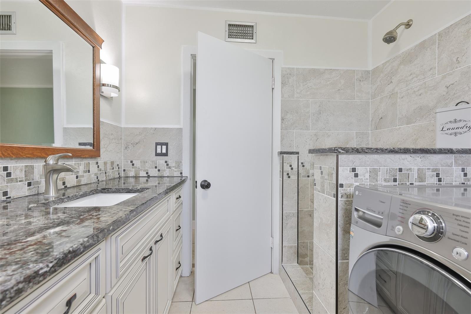 REPLAT OF BONAIRE BAYOU - Residential