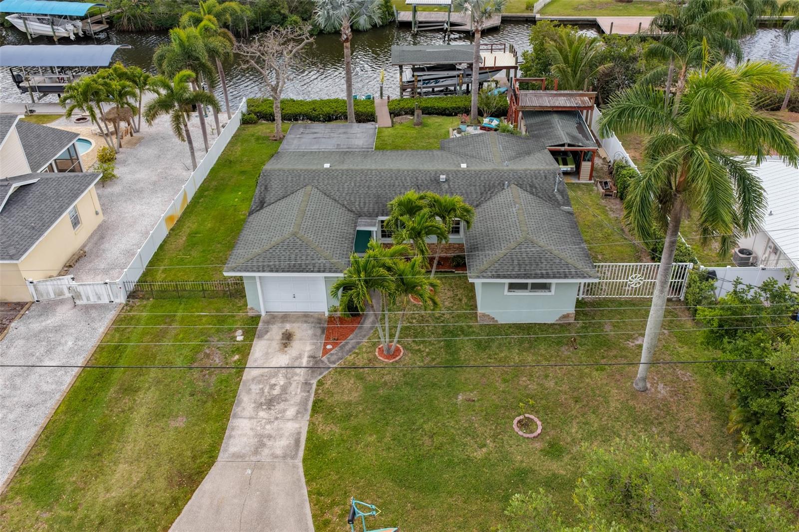 REPLAT OF BONAIRE BAYOU - Residential