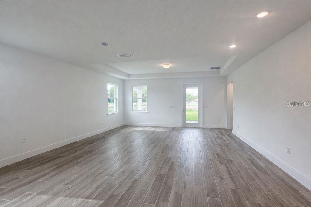Photo of 101 Elena Lavin Circle #09, Orlando, FL 32807 (MLS # O6406542)