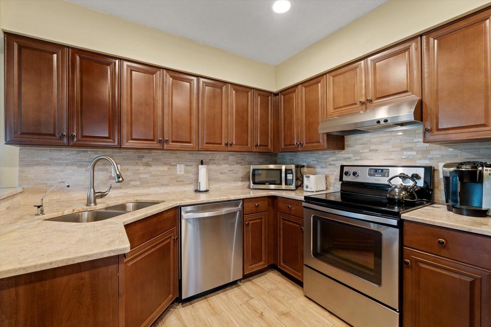 AVISTA OF PALM-AIRE - Residential Lease