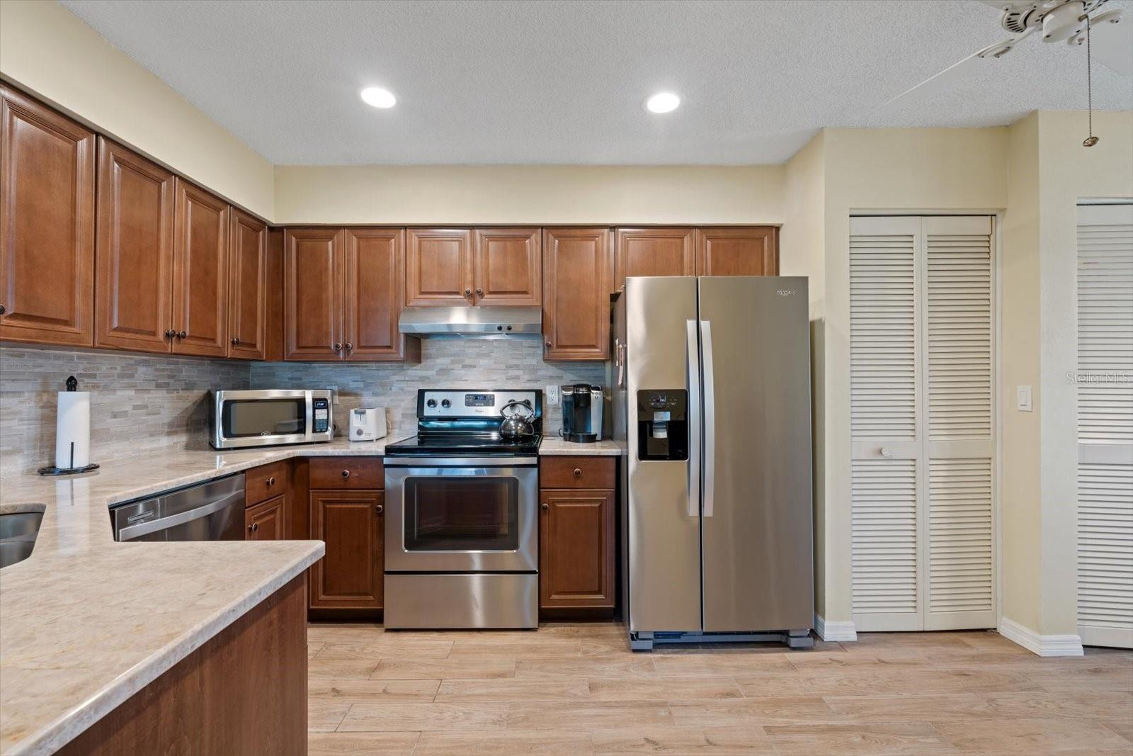 AVISTA OF PALM-AIRE - Residential Lease