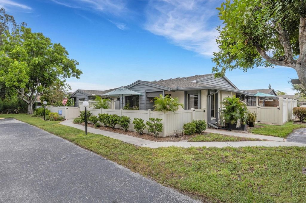 Photo of 2922 29th Avenue W, Bradenton, FL 34205 (MLS # A4665032)