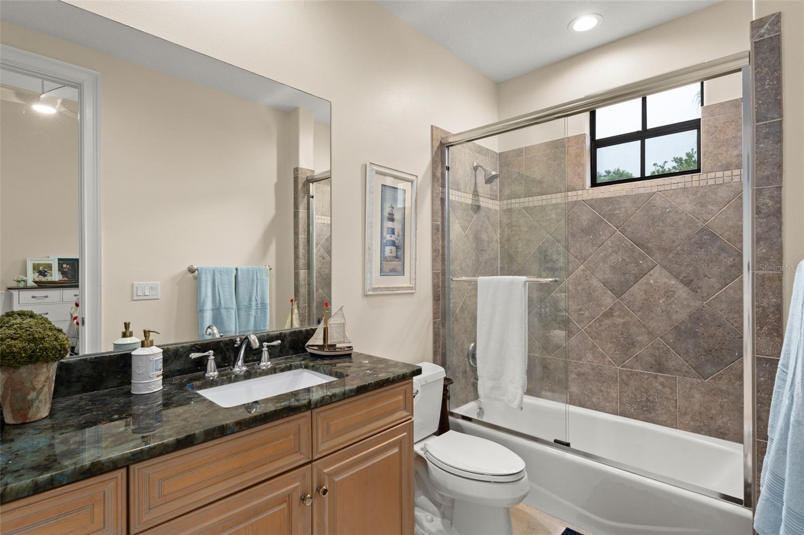 CHAINE DU LAC - Residential