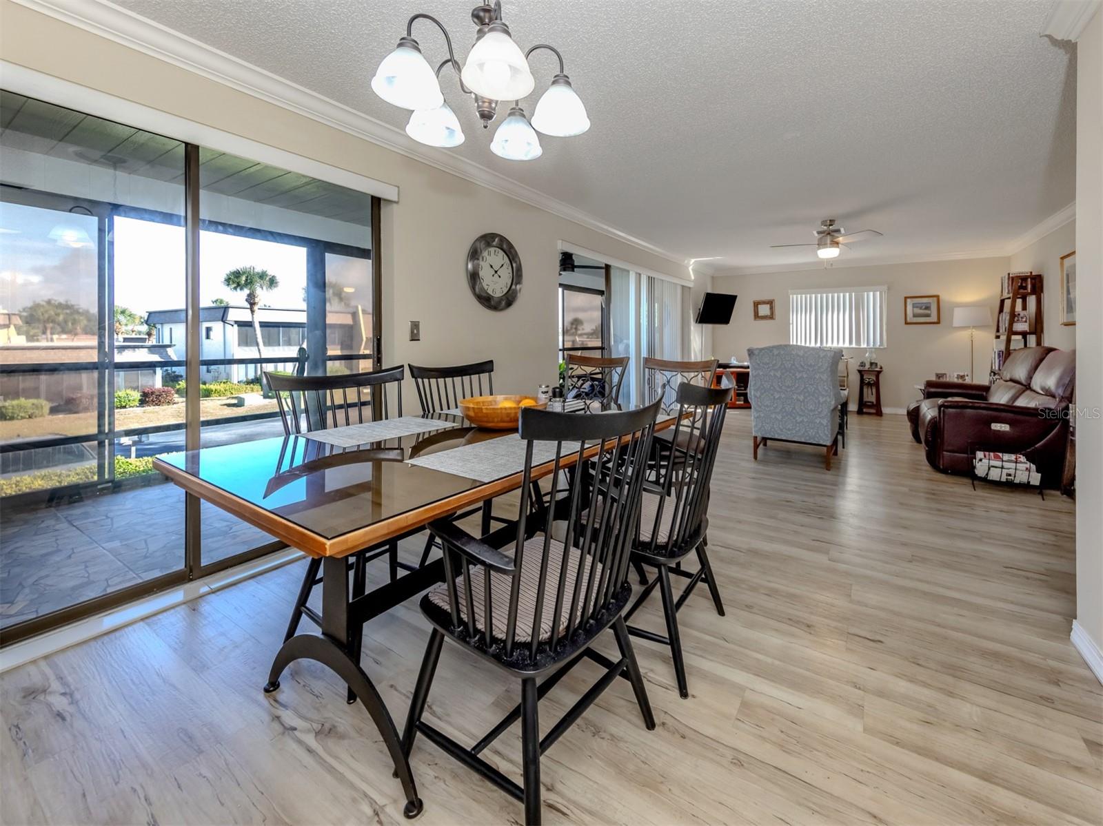 1737 BONITAS CIRCLE 1724-D