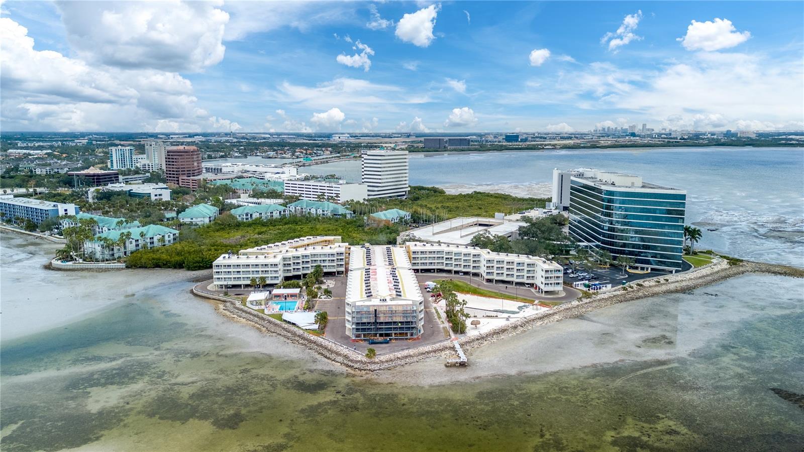 2506 N ROCKY POINT DRIVE 272