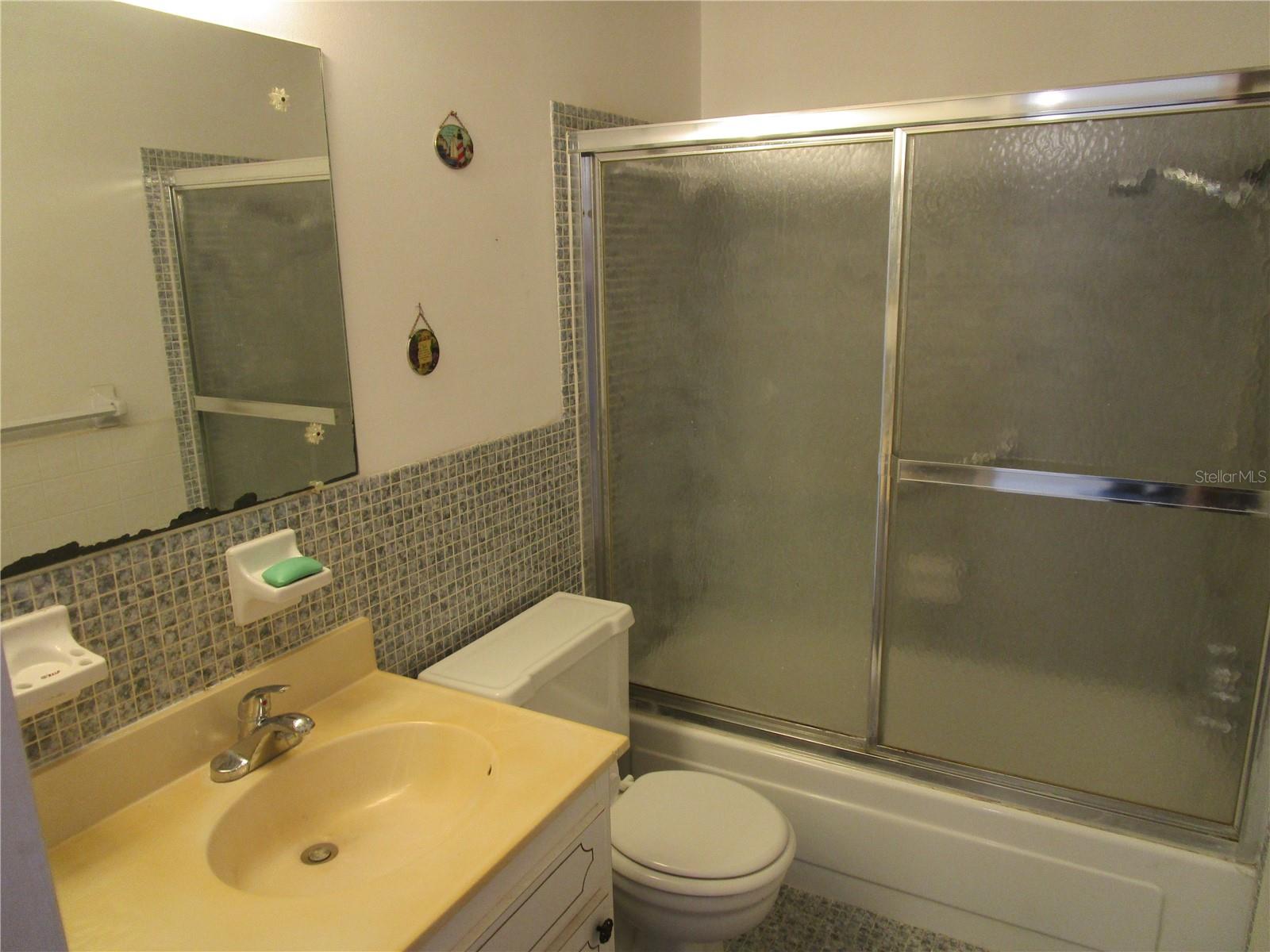 1900 58TH AVENUE N 22