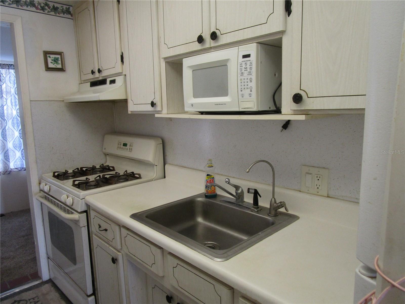 TOWN APTS CONDO - Residential