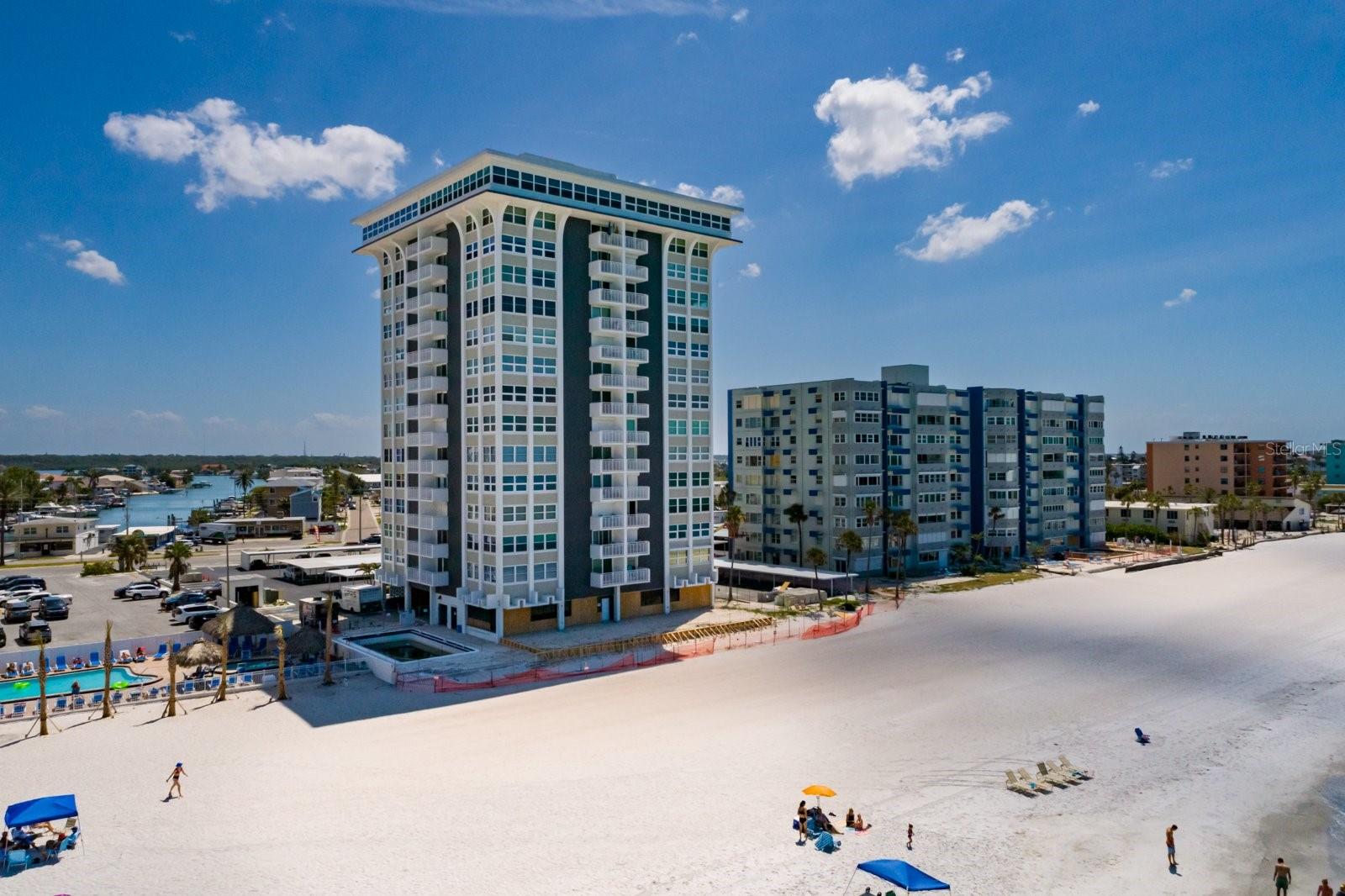 CLUB REDINGTON CONDO THE - Residential