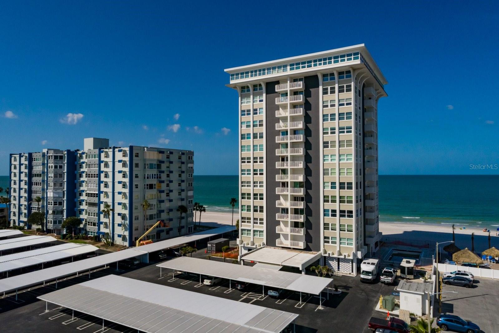 CLUB REDINGTON CONDO THE - Residential