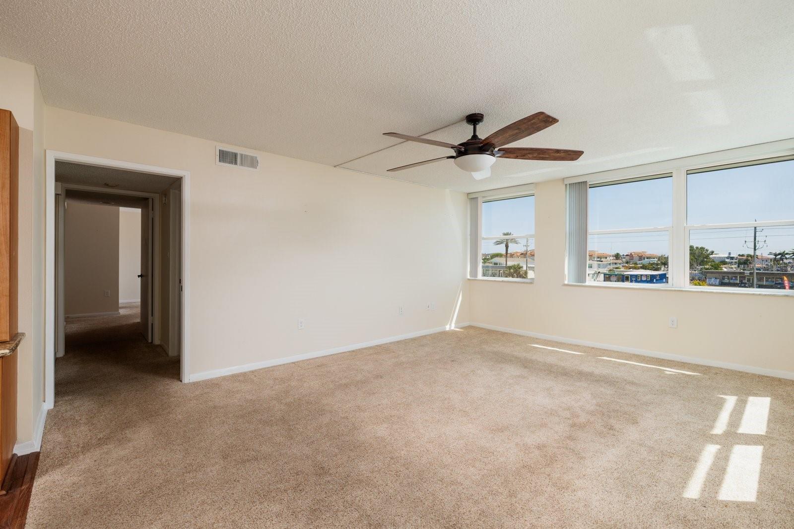 CLUB REDINGTON CONDO THE - Residential