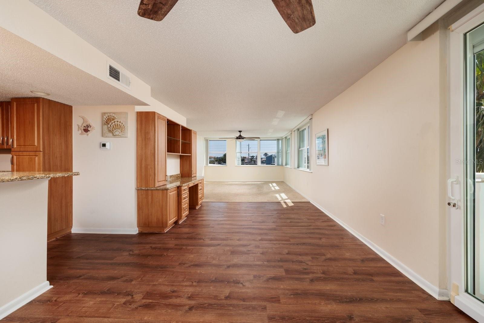 CLUB REDINGTON CONDO THE - Residential