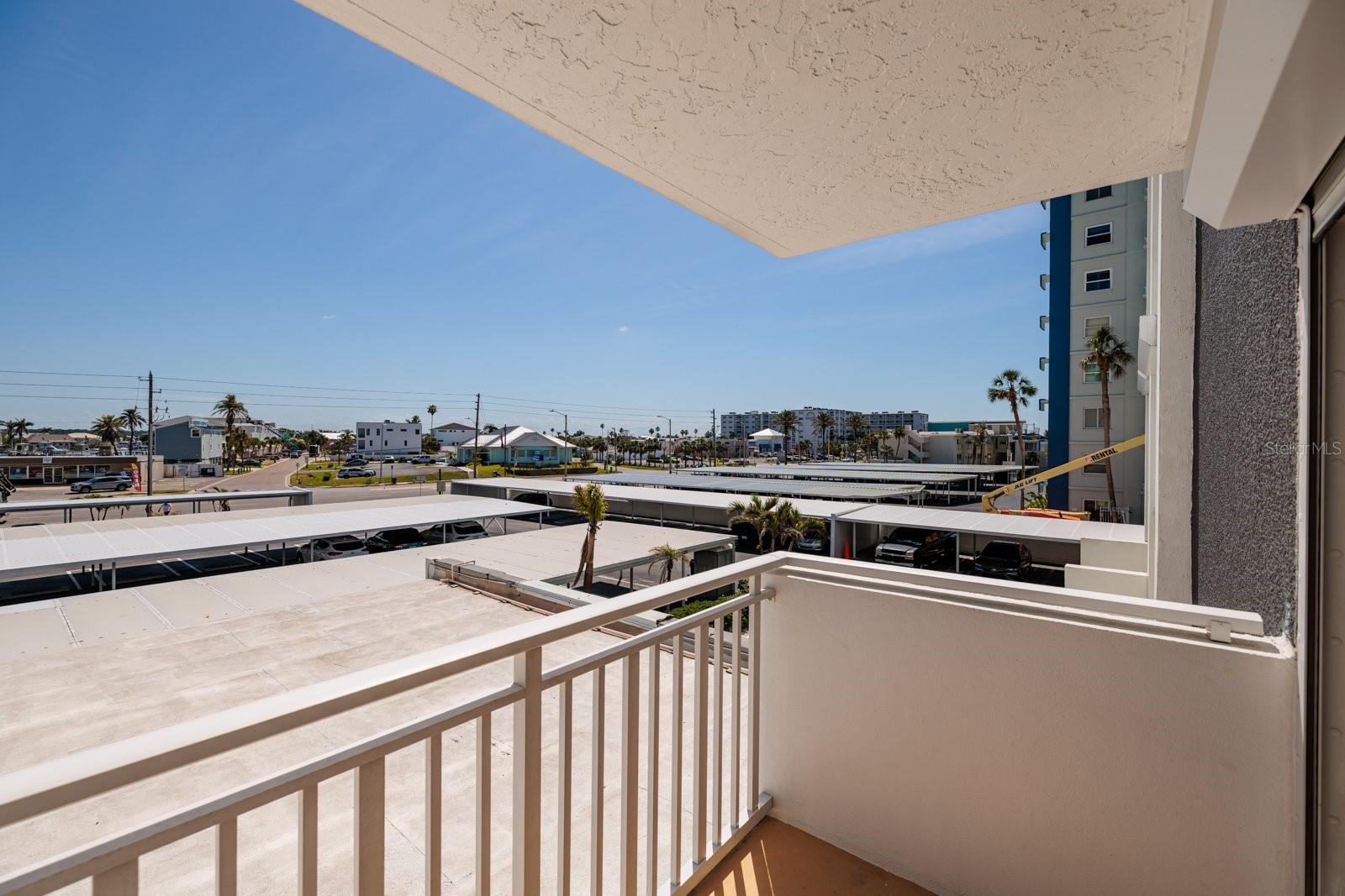 CLUB REDINGTON CONDO THE - Residential