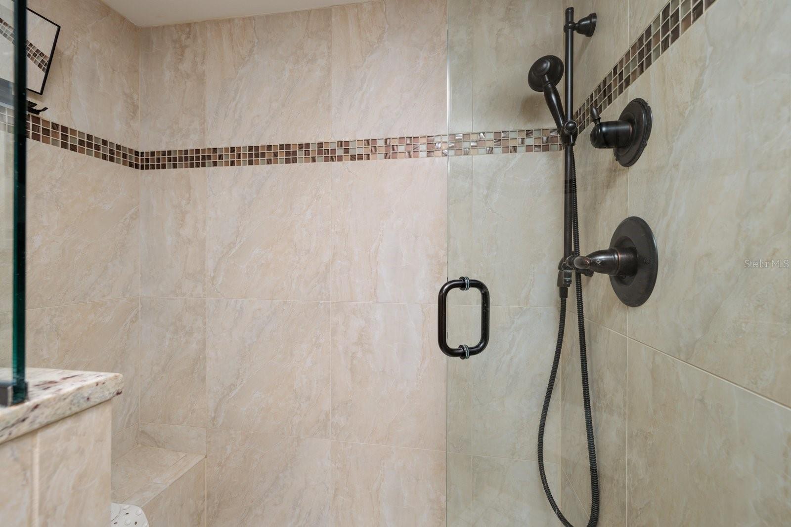 CLUB REDINGTON CONDO THE - Residential