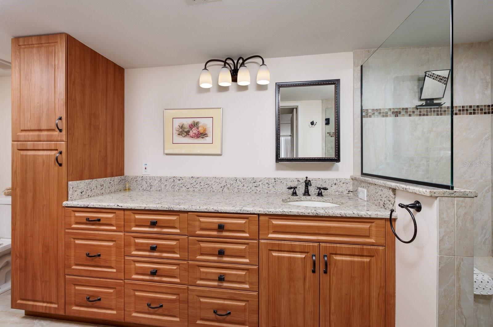 CLUB REDINGTON CONDO THE - Residential