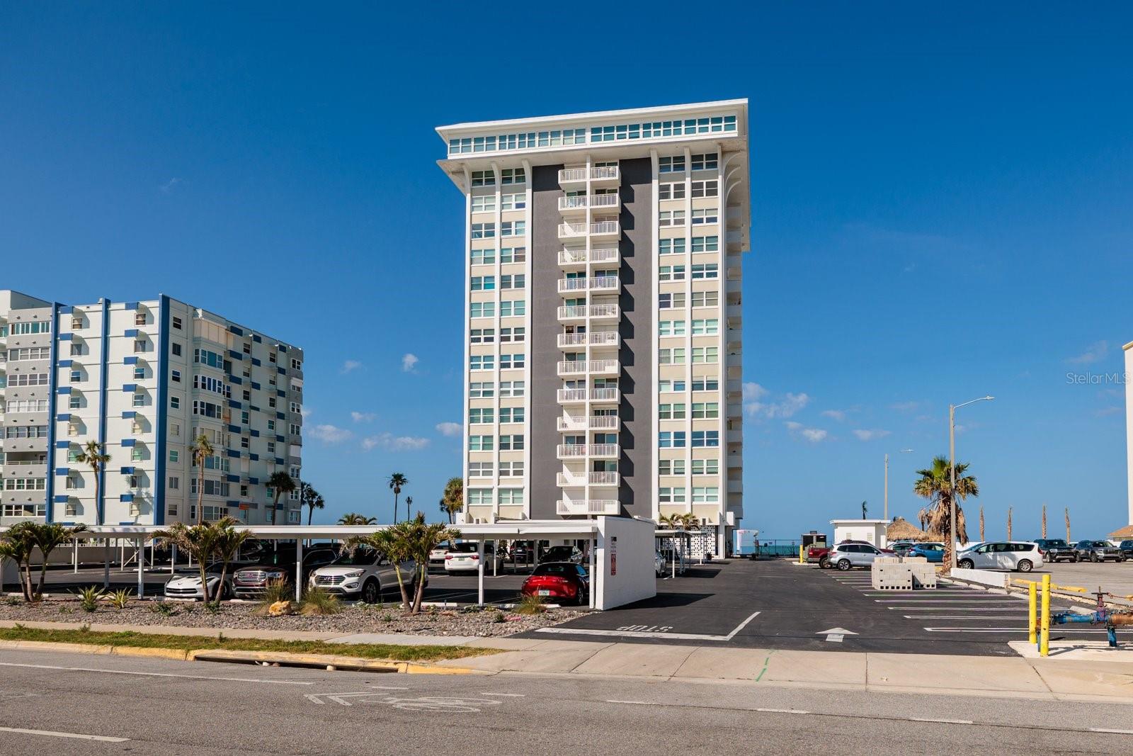 CLUB REDINGTON CONDO THE - Residential