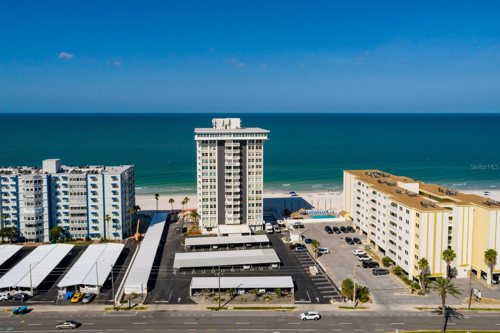 CLUB REDINGTON CONDO THE - Residential