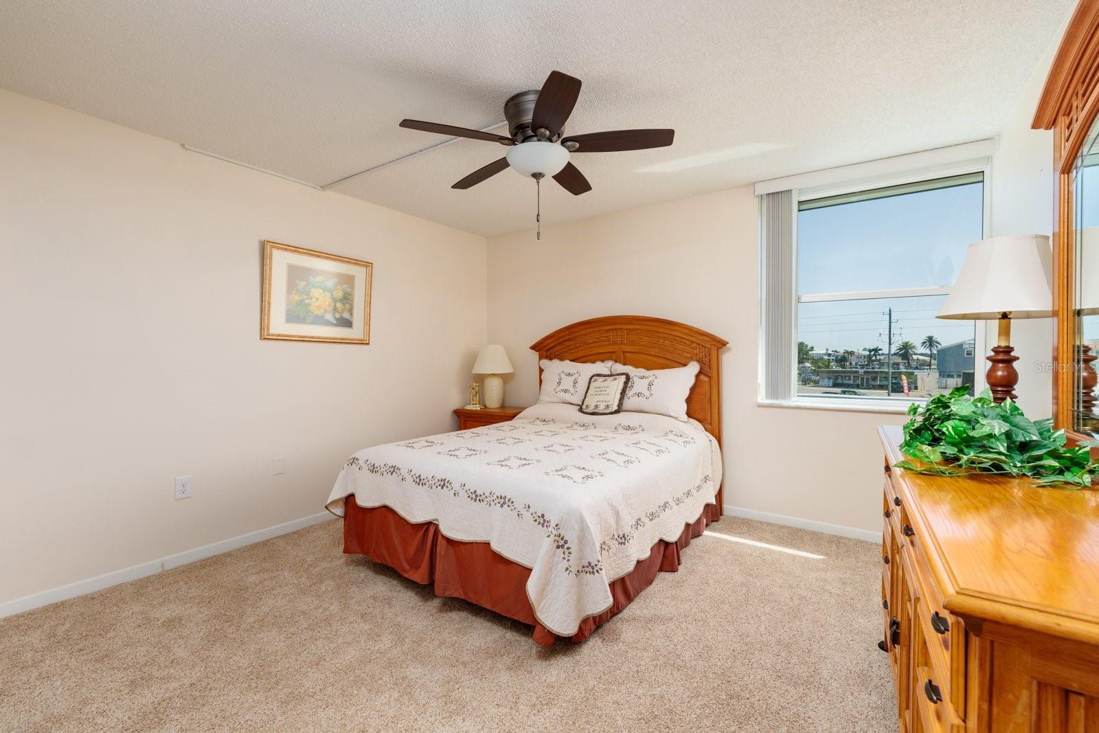 CLUB REDINGTON CONDO THE - Residential
