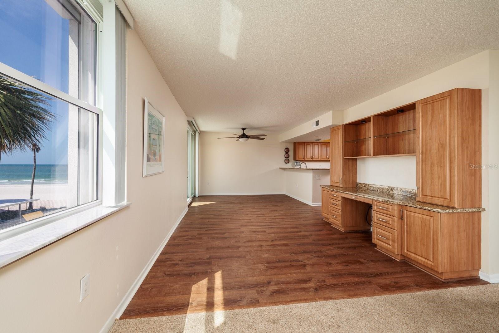 CLUB REDINGTON CONDO THE - Residential