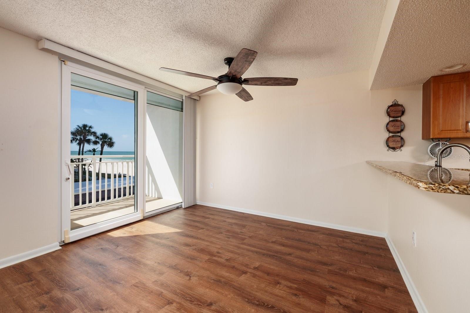 CLUB REDINGTON CONDO THE - Residential