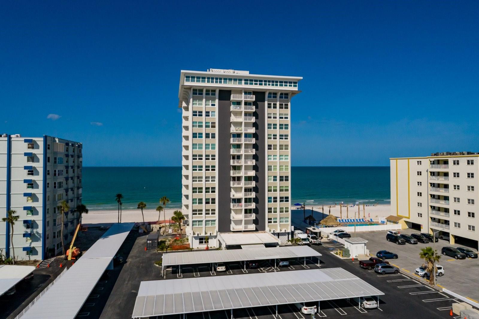 CLUB REDINGTON CONDO THE - Residential