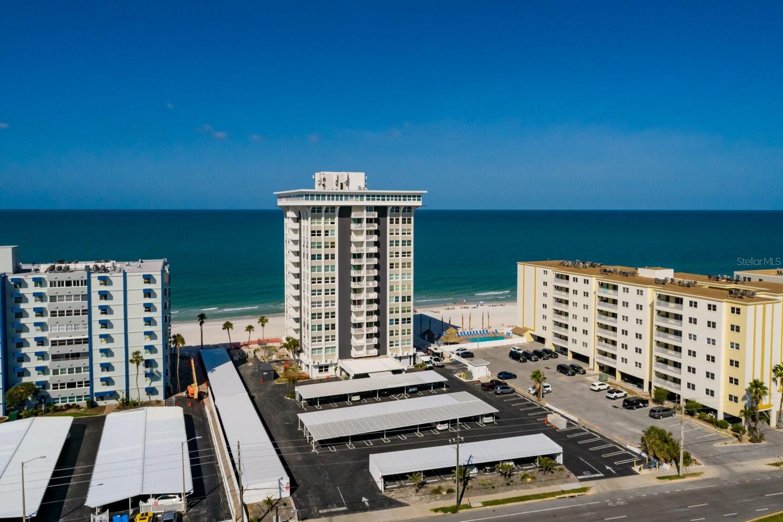 CLUB REDINGTON CONDO THE - Residential