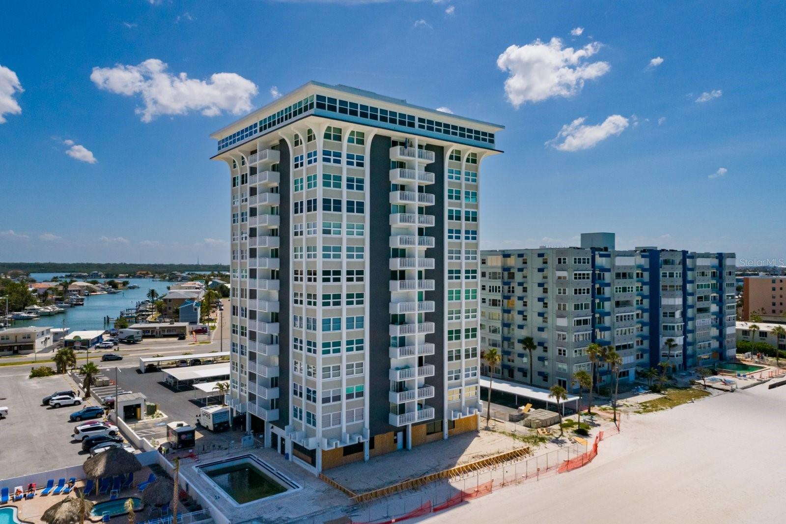 CLUB REDINGTON CONDO THE - Residential