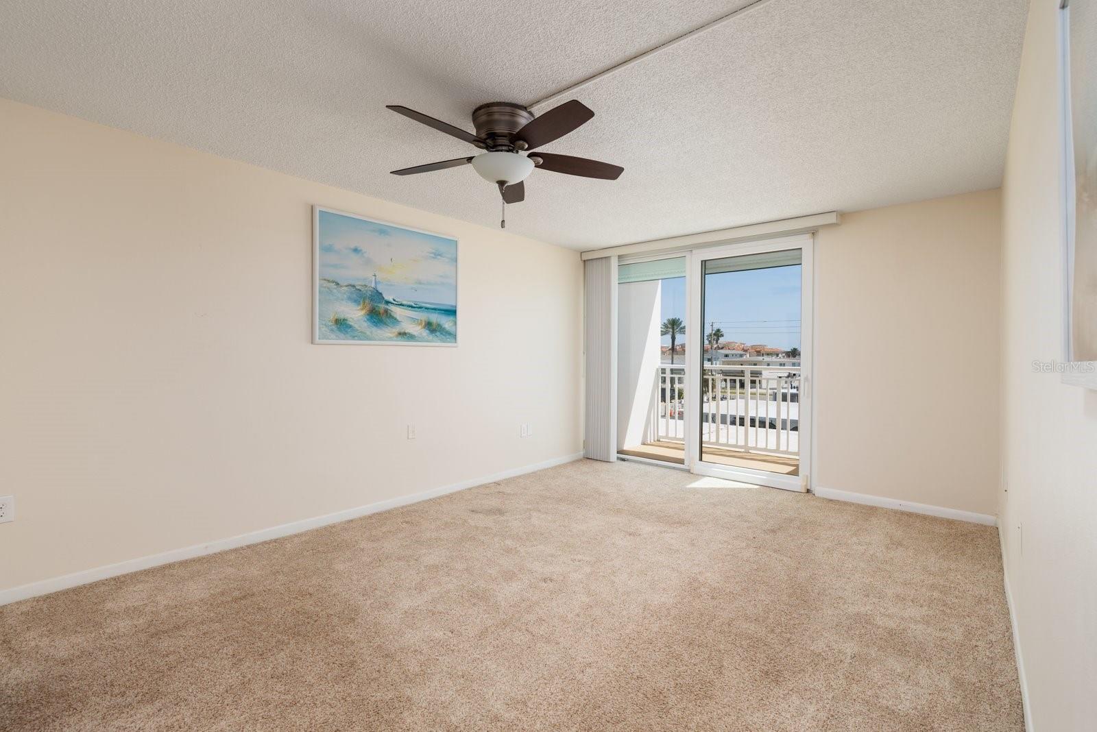 CLUB REDINGTON CONDO THE - Residential