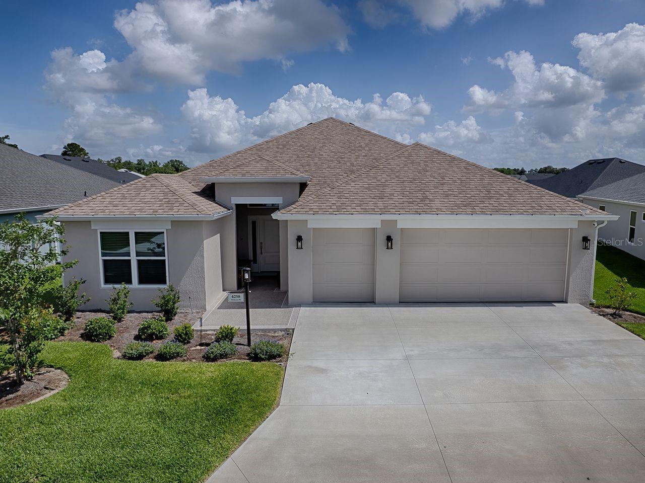 VILLAGES/SOUTHERN OAKS UN 115 - Residential