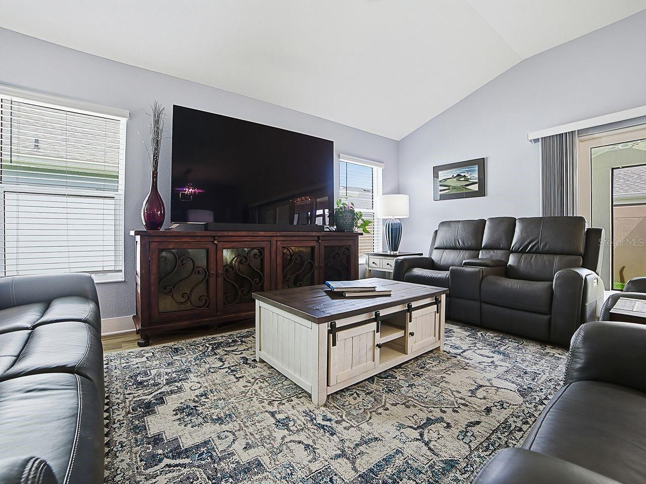 VILLAGES/SOUTHERN OAKS UN 115 - Residential