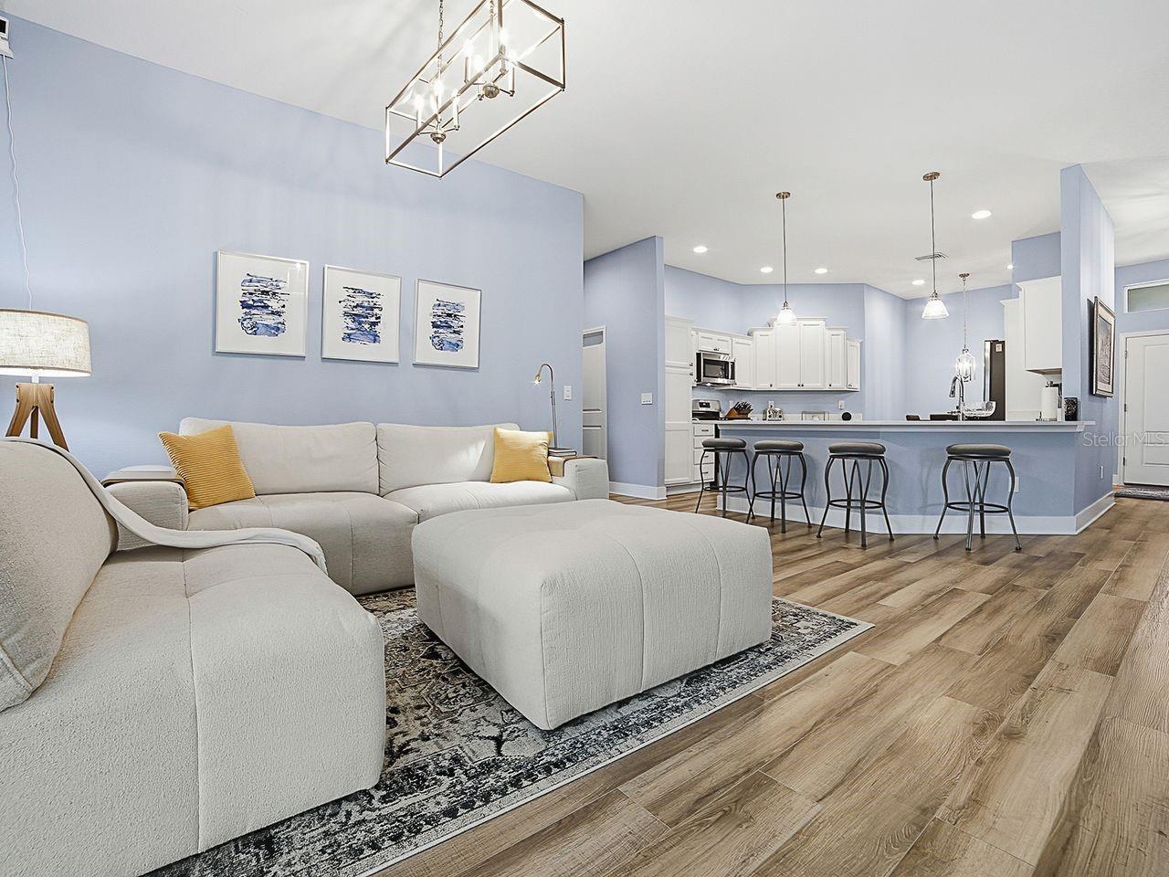 VILLAGES/SOUTHERN OAKS UN 115 - Residential