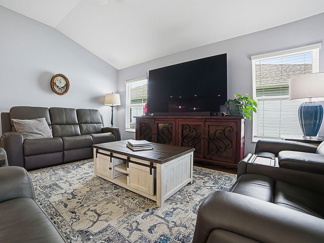 VILLAGES/SOUTHERN OAKS UN 115 - Residential