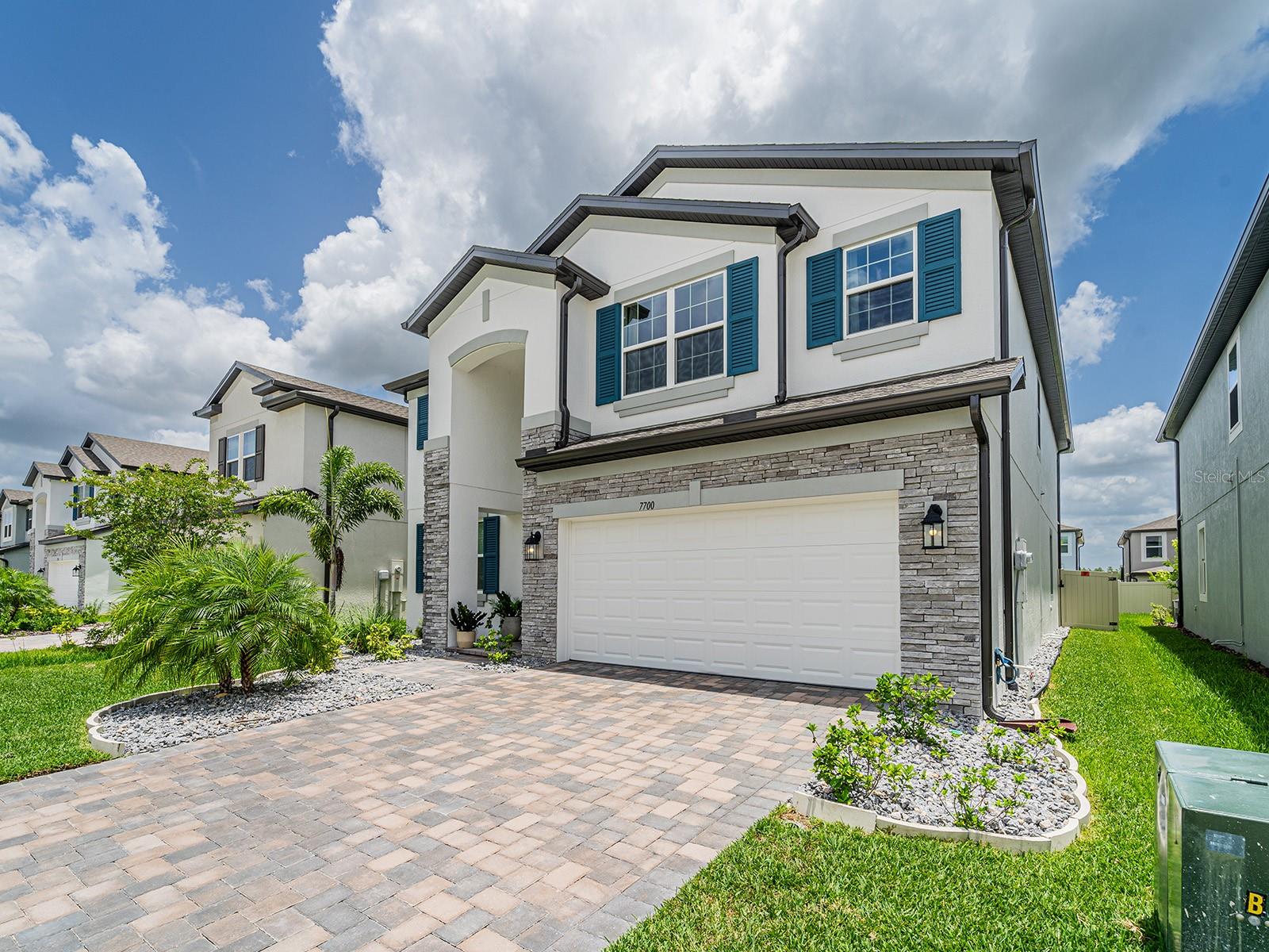 7700 BRONZE OAK DRIVE