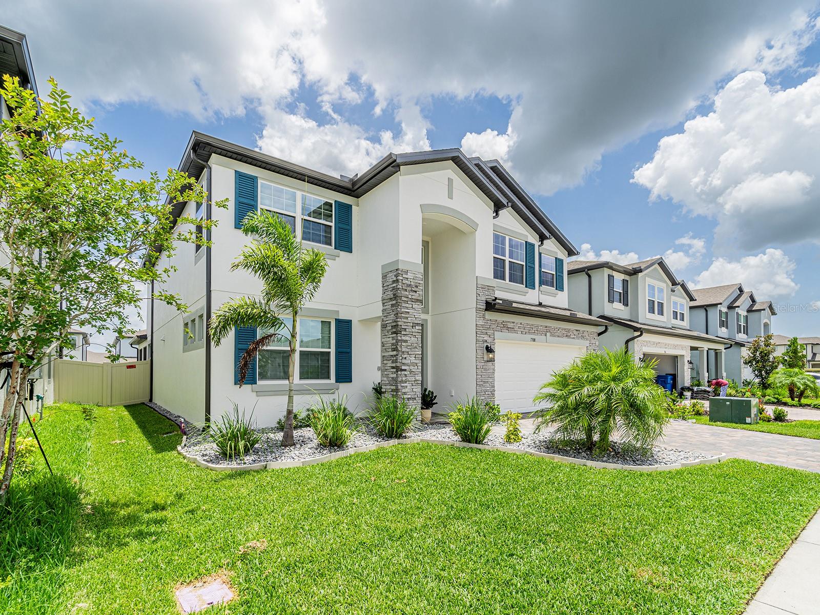 7700 BRONZE OAK DRIVE