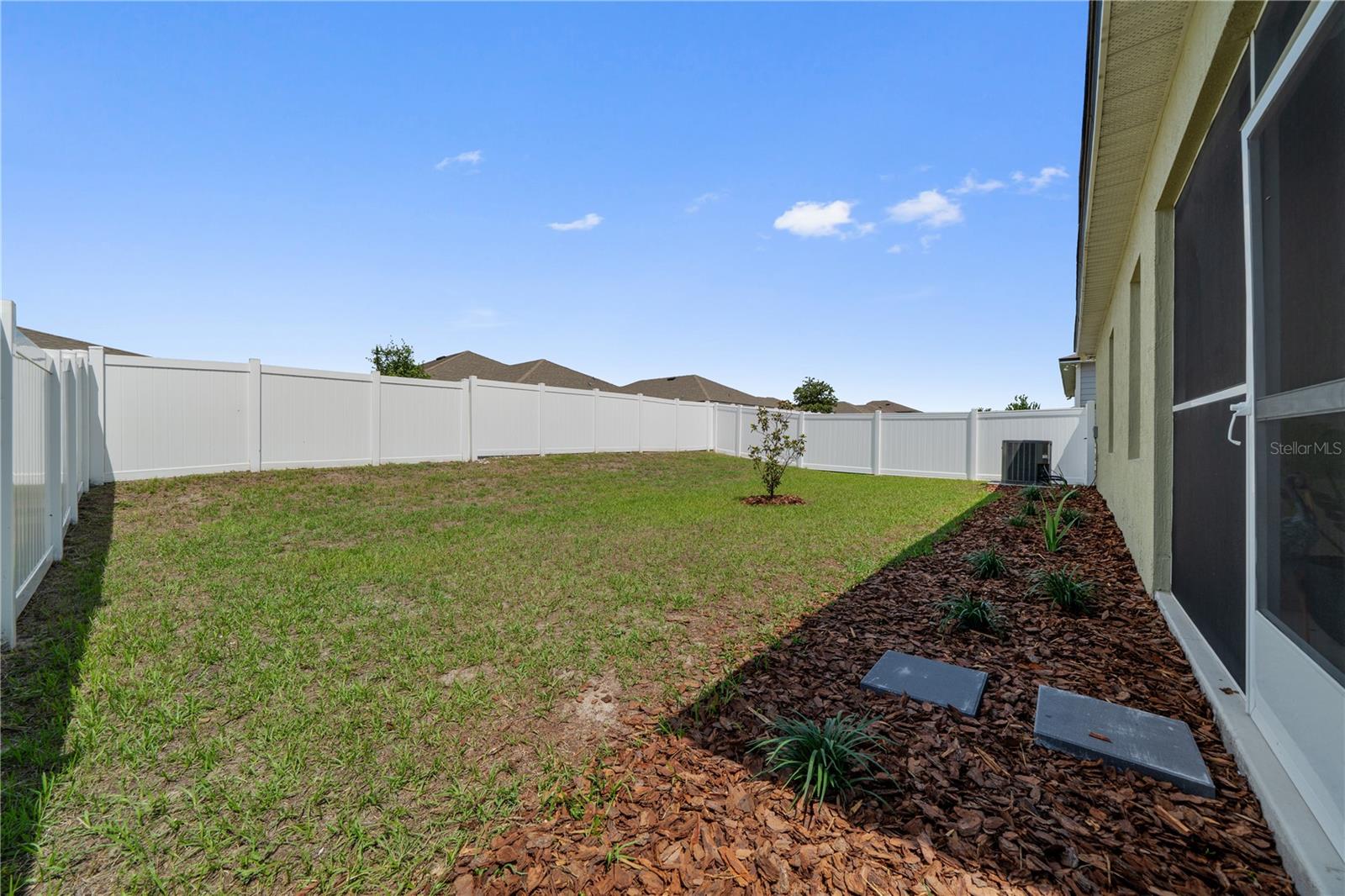 NEWBERRY CORNERS PH LLL PB 35 PG 91 - Residential