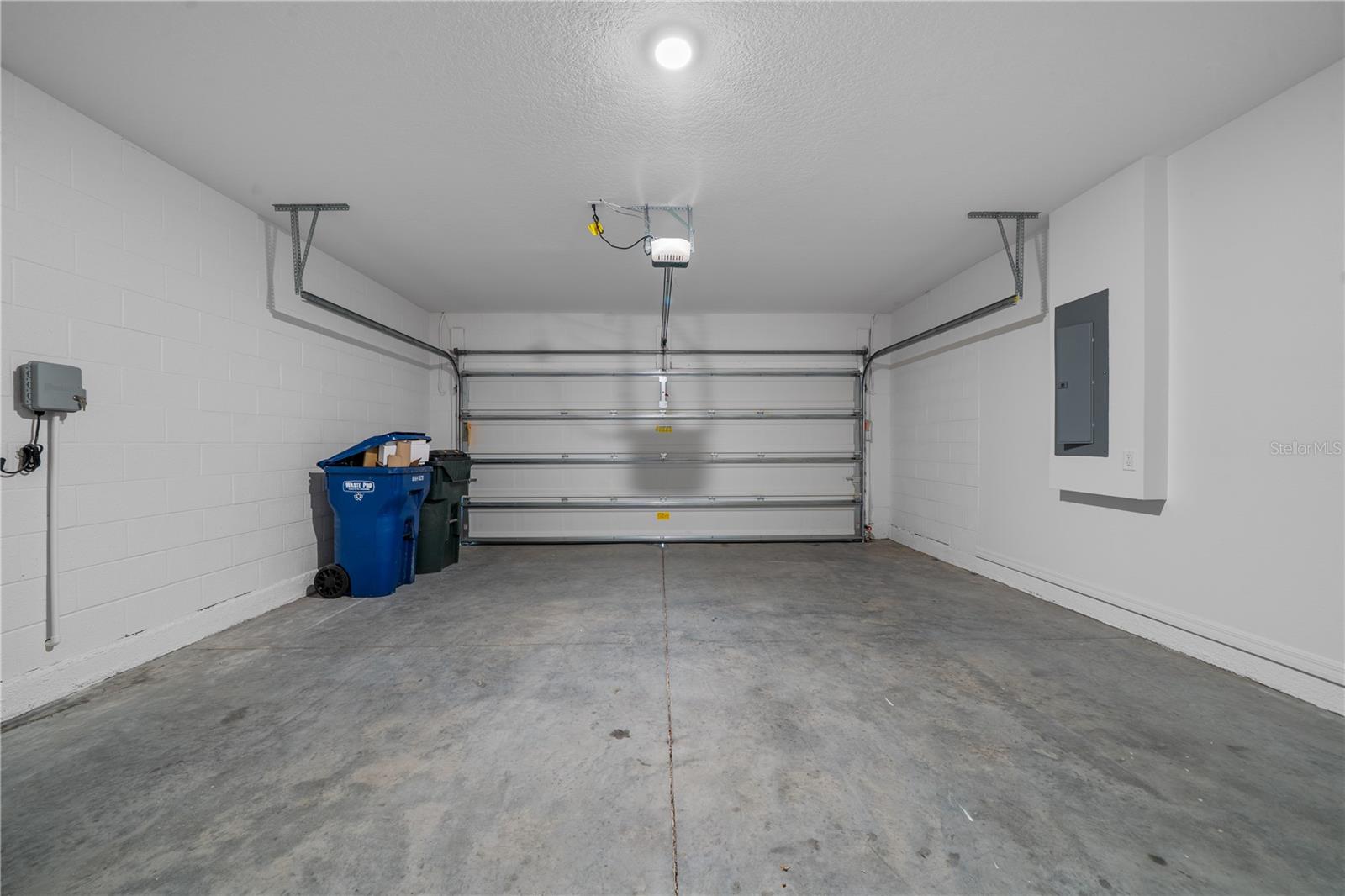 NEWBERRY CORNERS PH LLL PB 35 PG 91 - Residential