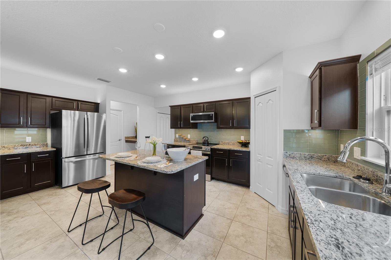 NEWBERRY CORNERS PH LLL PB 35 PG 91 - Residential