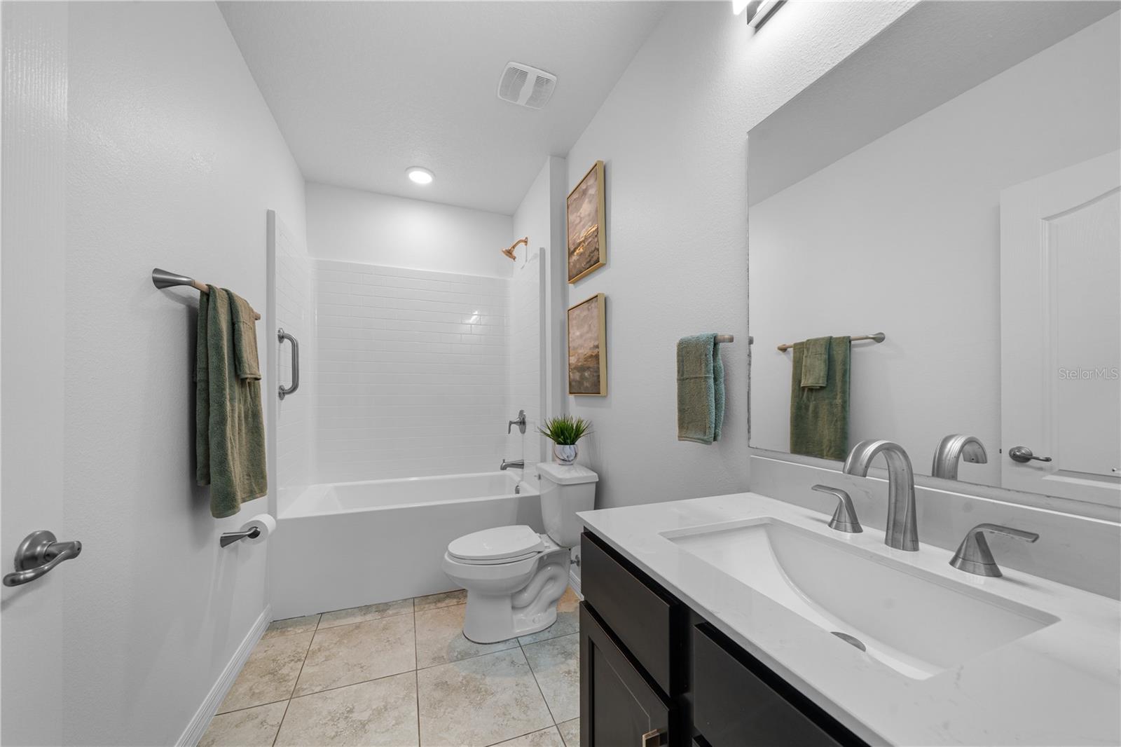 NEWBERRY CORNERS PH LLL PB 35 PG 91 - Residential
