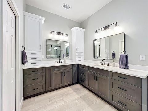 Tiny photo for 34449 Parkview Avenue, Eustis, FL 32736 (MLS # O6409420)