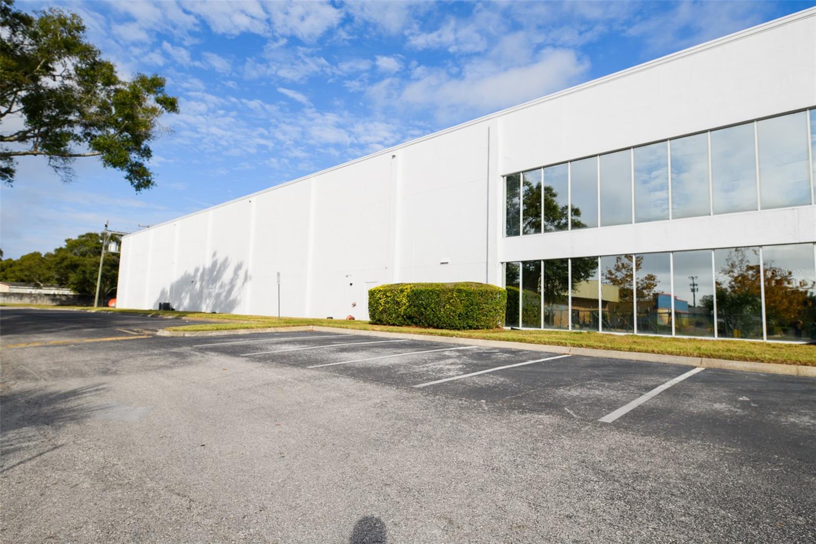 SEMORAN BUS CENTER CONDO - Commercial Sale