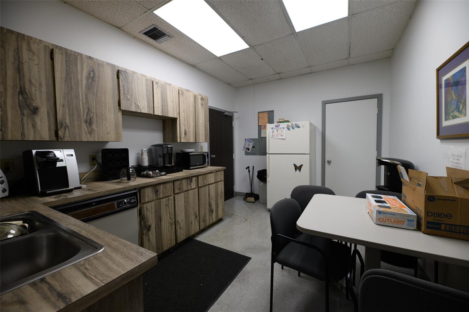 SEMORAN BUS CENTER CONDO - Commercial Sale