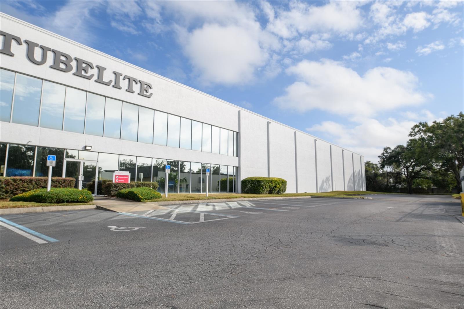 SEMORAN BUS CENTER CONDO - Commercial Sale