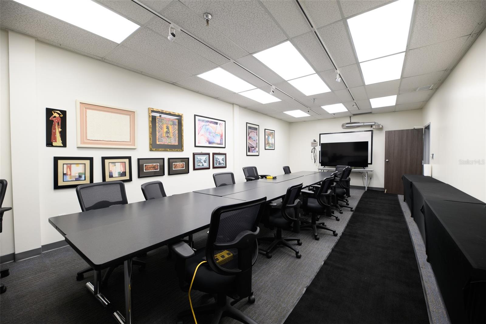 SEMORAN BUS CENTER CONDO - Commercial Sale