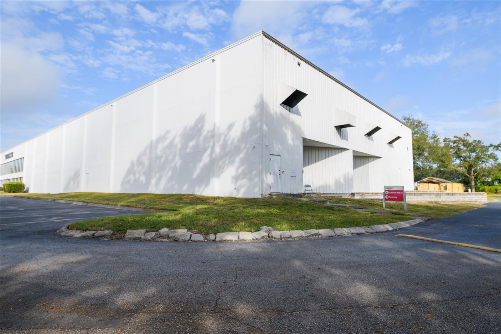 SEMORAN BUS CENTER CONDO - Commercial Sale