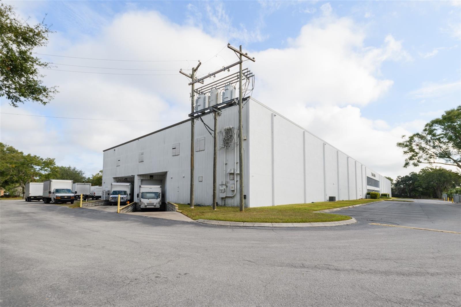 SEMORAN BUS CENTER CONDO - Commercial Sale