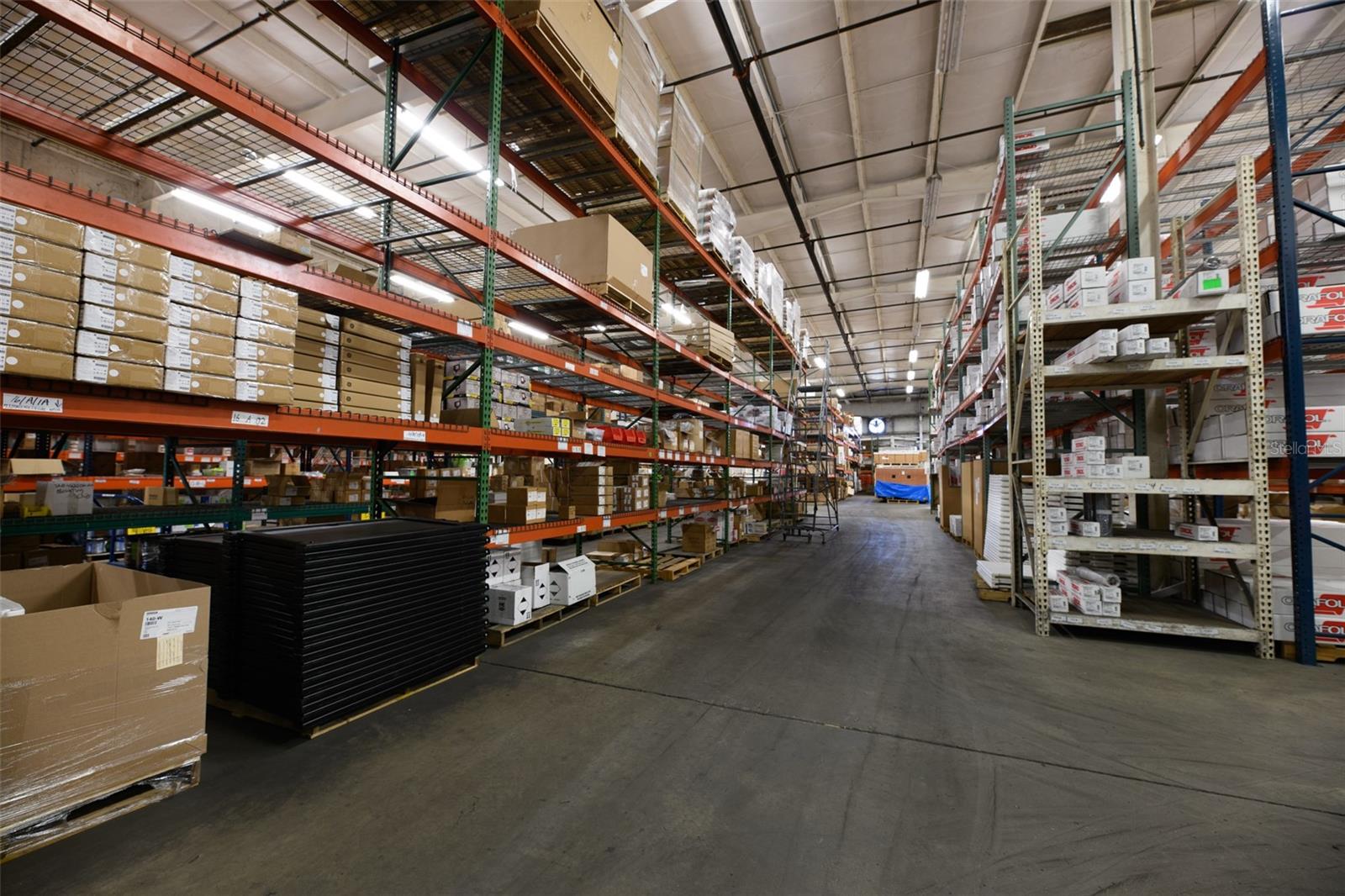 SEMORAN BUS CENTER CONDO - Commercial Sale