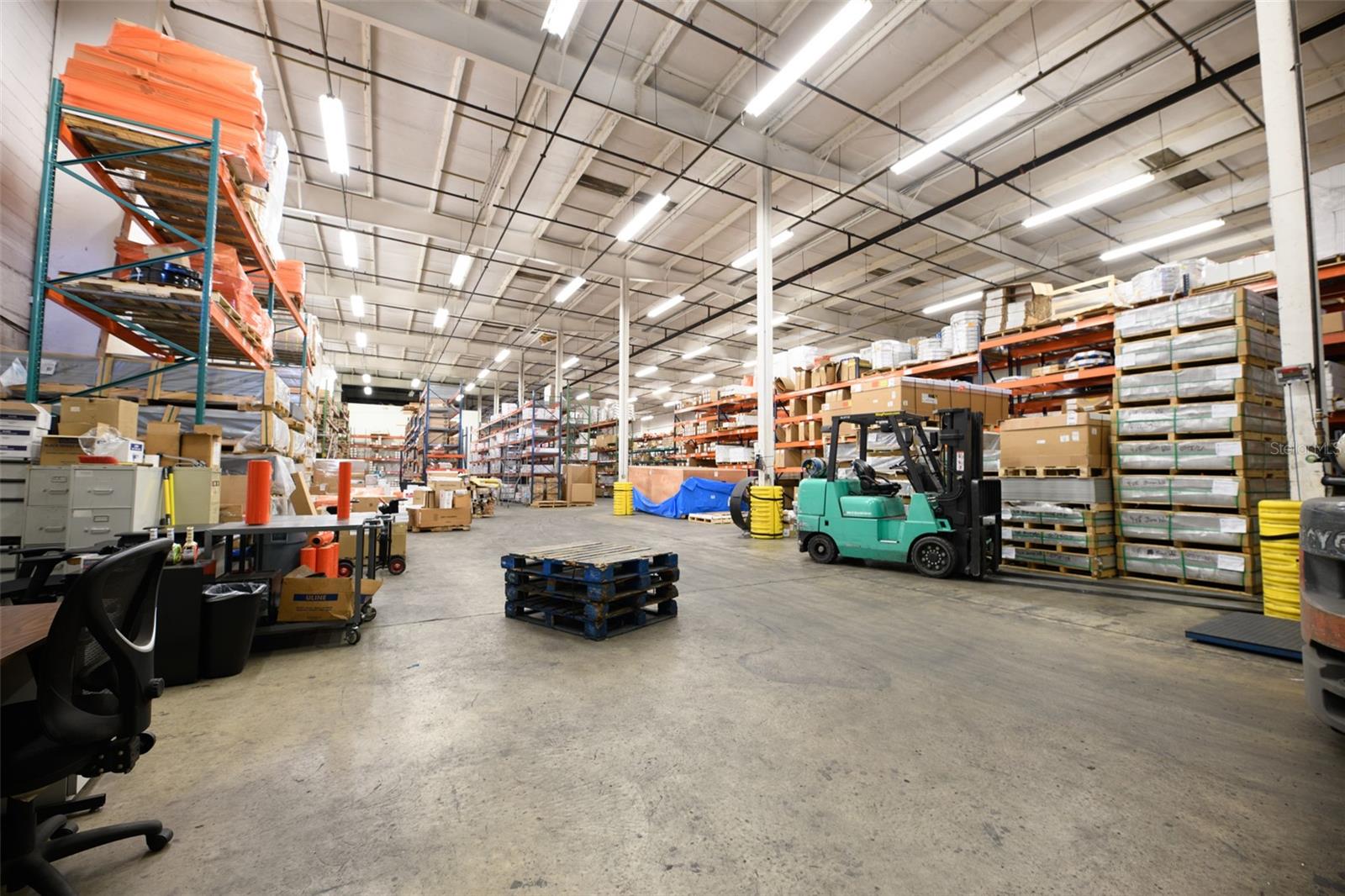 SEMORAN BUS CENTER CONDO - Commercial Sale