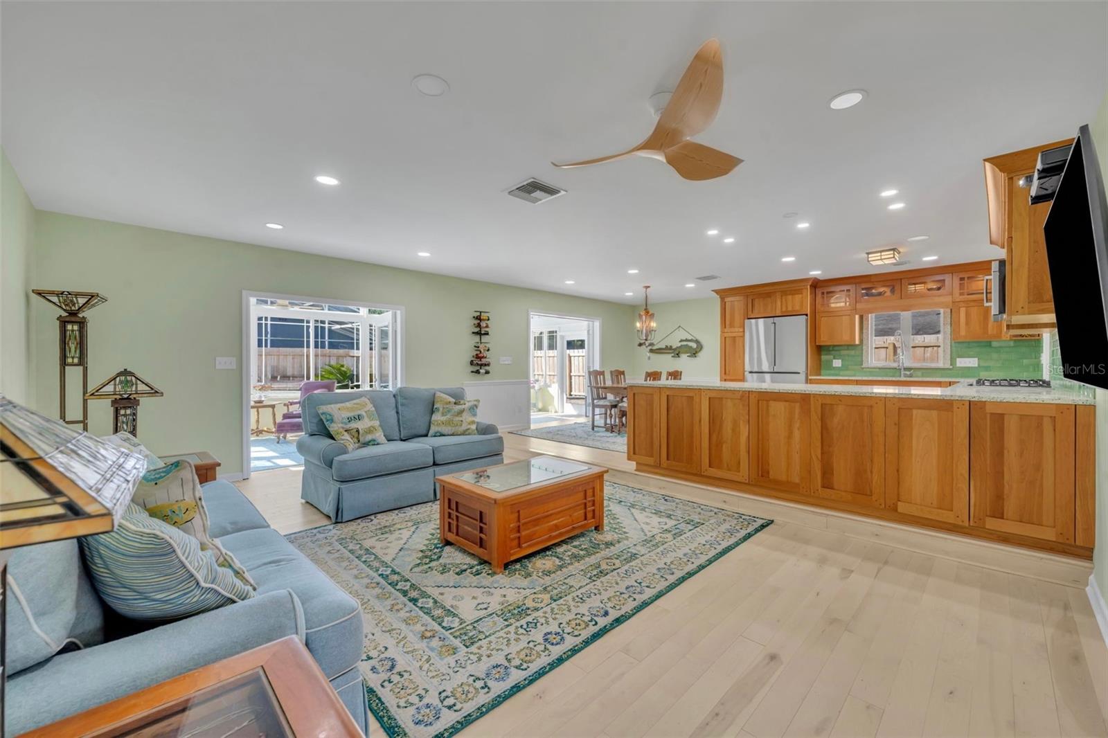 HIGHLAND PARK ESTS - Residential