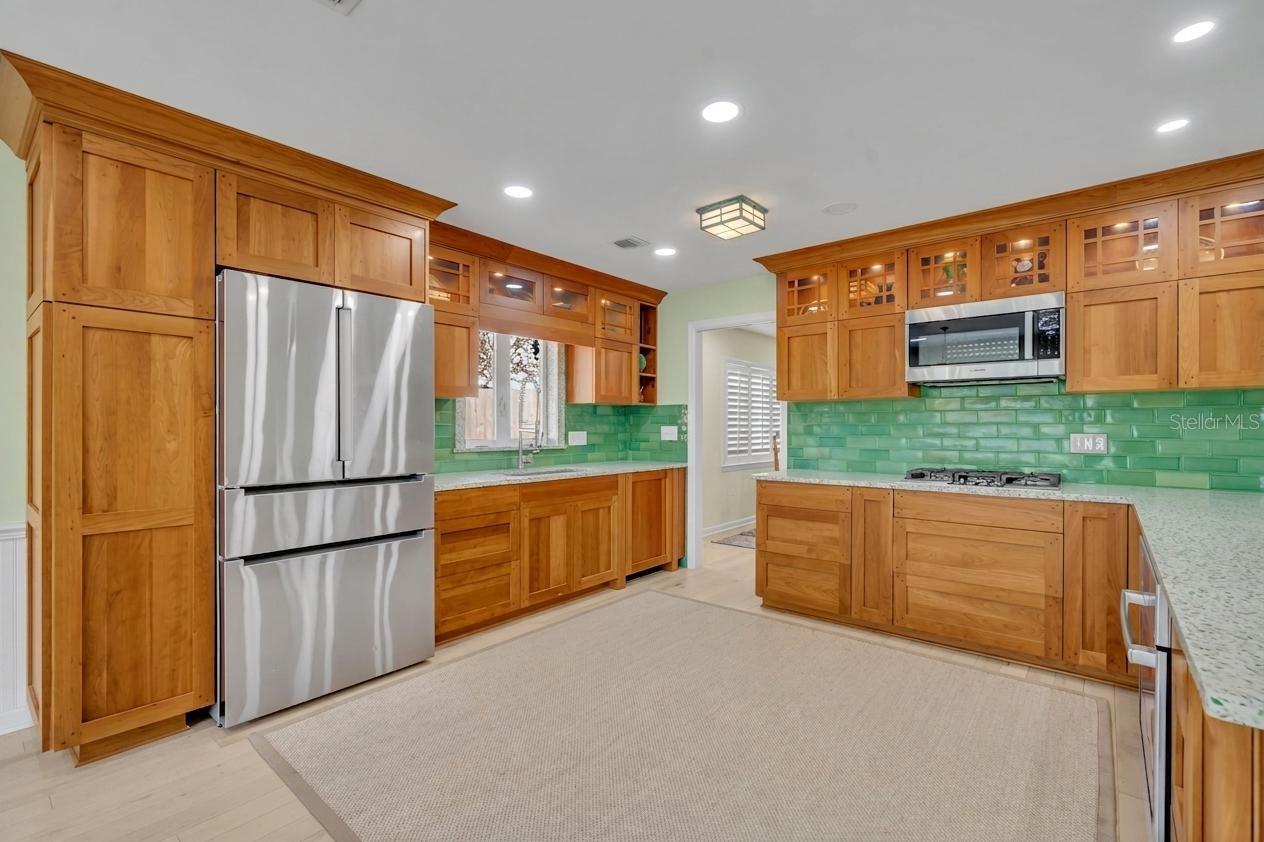 HIGHLAND PARK ESTS - Residential