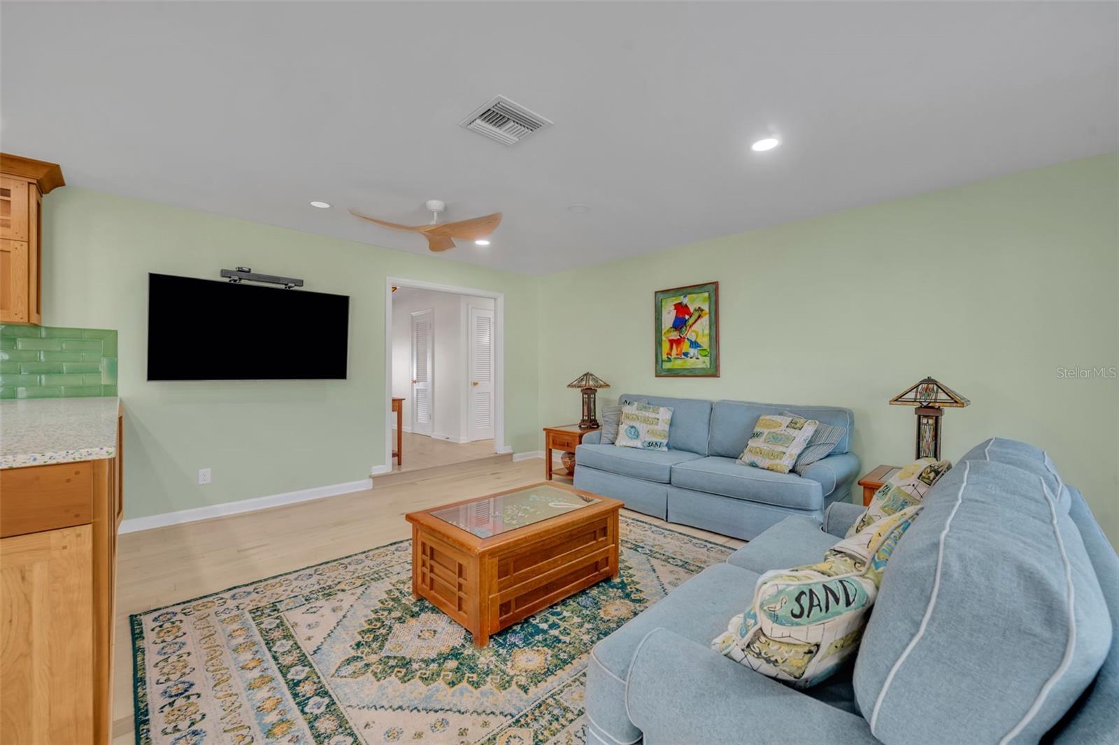 HIGHLAND PARK ESTS - Residential